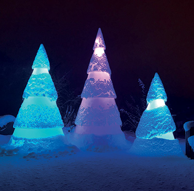 Sapins lumineux Décoration extérieur sous la neige